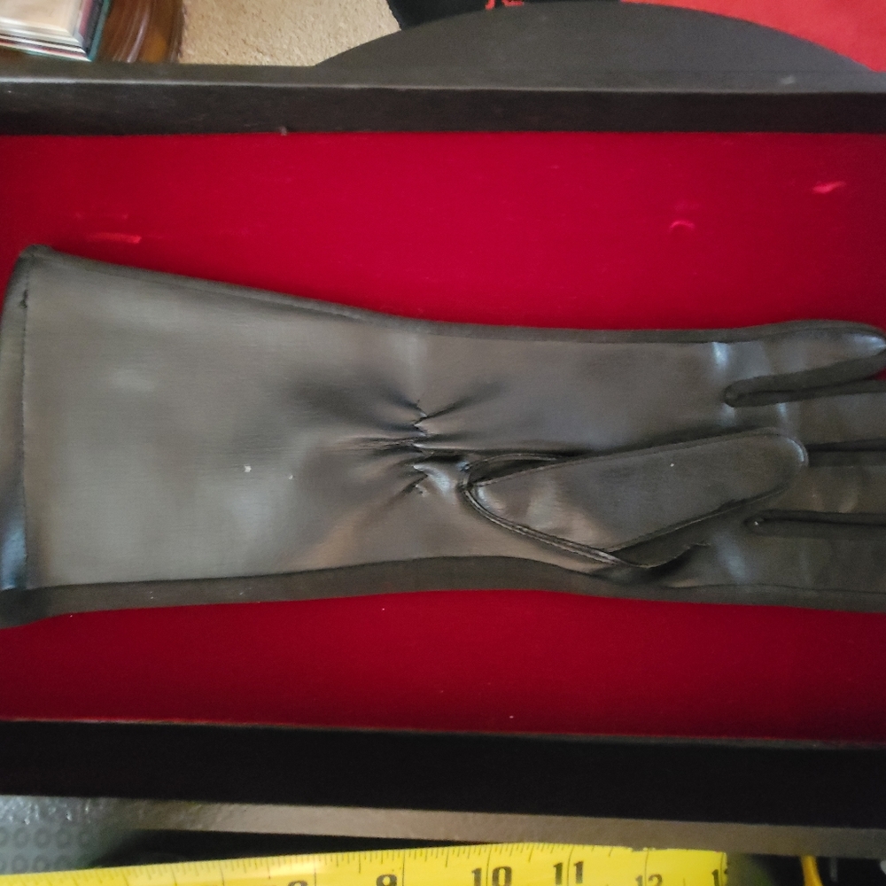 VGUC Women's Gloves Black 8 - Picture 5 of 10